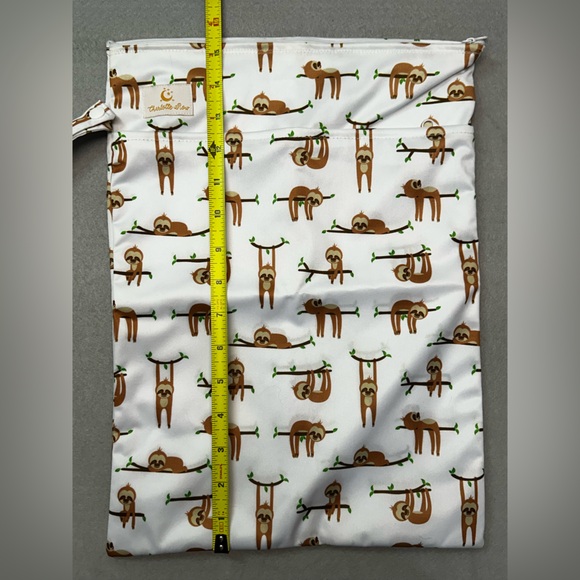 Cute Sloth Print diaper/Wet or dry Bag with 2 zippered pouches - Picture 3 of 5